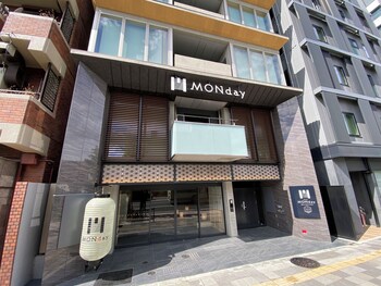 premium apart monday kyoto gojo