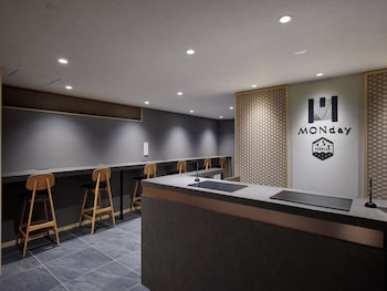premium apart monday kyoto gojo