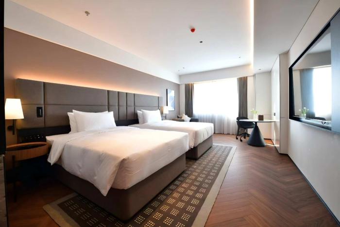 intercity hotel hangzhou west lake wulin plaza