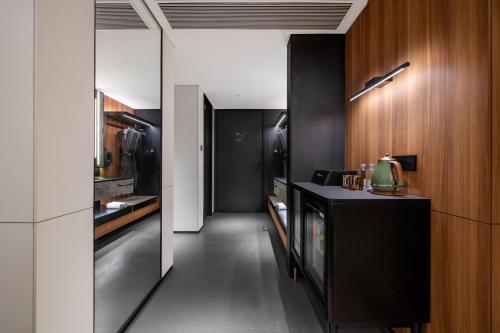 intercity hotel hangzhou west lake wulin plaza