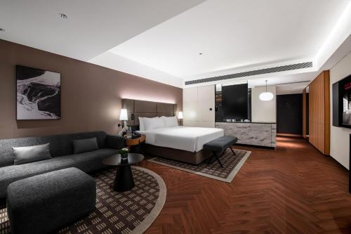 intercity hotel hangzhou west lake wulin plaza