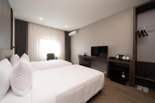 surestay plus by bw ramkhamhaeng airport rail link bangkok