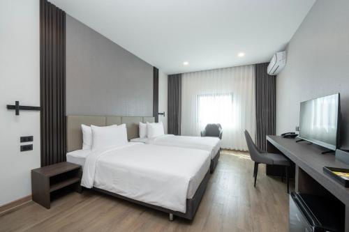 surestay plus by bw ramkhamhaeng airport rail link bangkok