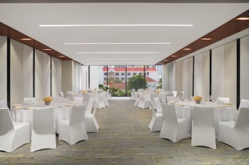 voco scenia bay nha trang by ihg
