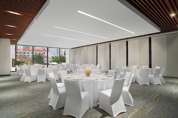 voco scenia bay nha trang by ihg