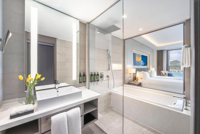 voco scenia bay nha trang by ihg
