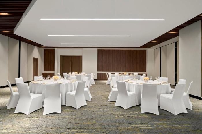 voco scenia bay nha trang by ihg