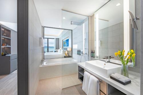 voco scenia bay nha trang by ihg