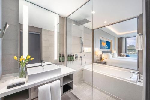 voco scenia bay nha trang by ihg