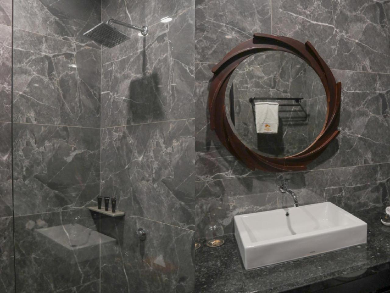 jl world hotel dili