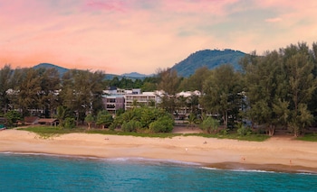 radisson blu resort phuket mai khao beach