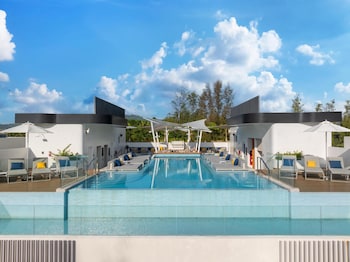 radisson blu resort phuket mai khao beach