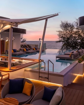 radisson blu resort phuket mai khao beach