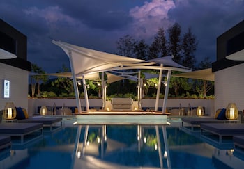 radisson blu resort phuket mai khao beach