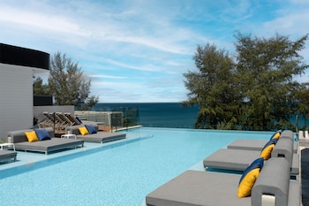 radisson blu resort phuket mai khao beach