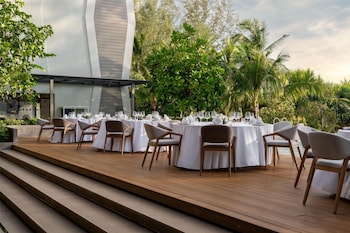 radisson blu resort phuket mai khao beach