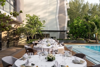 radisson blu resort phuket mai khao beach