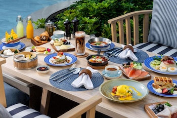 radisson blu resort phuket mai khao beach