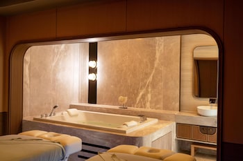 radisson blu resort phuket mai khao beach