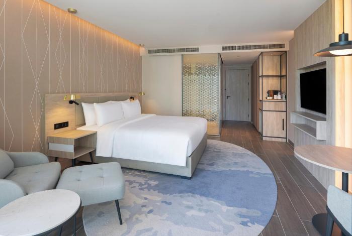radisson blu resort phuket mai khao beach