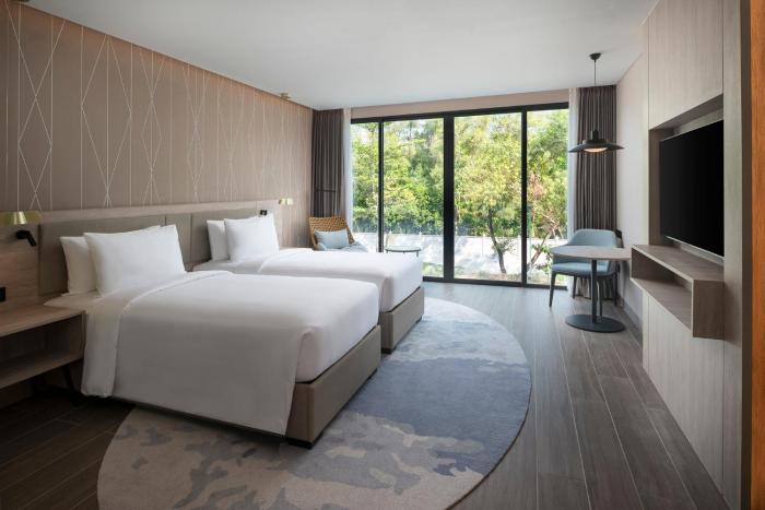 radisson blu resort phuket mai khao beach