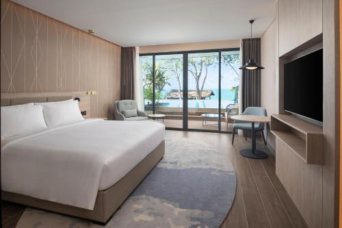 radisson blu resort phuket mai khao beach
