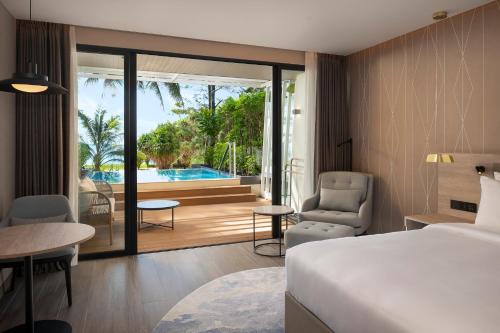 radisson blu resort phuket mai khao beach