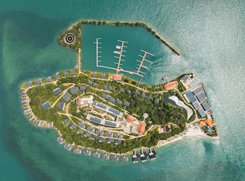 Riahi By Swiss-Belhotel,,5 star