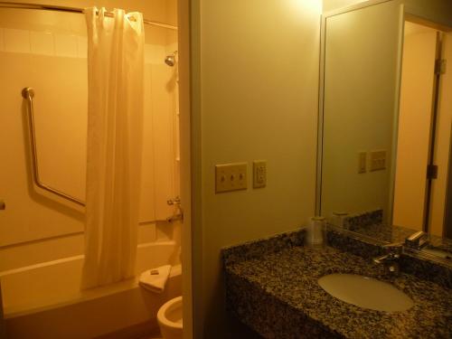 super 8 by wyndham kamloops east