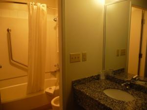 super 8 by wyndham kamloops east