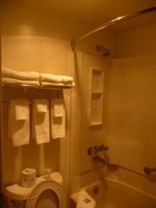 super 8 by wyndham kamloops east