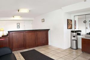 super 8 by wyndham kamloops east