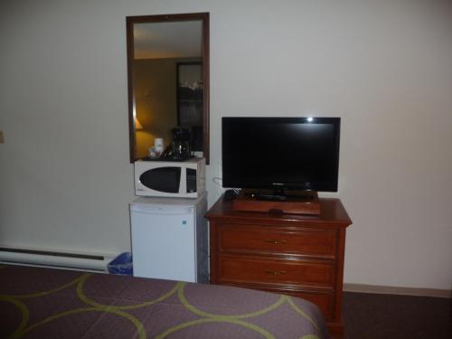 super 8 by wyndham kamloops east