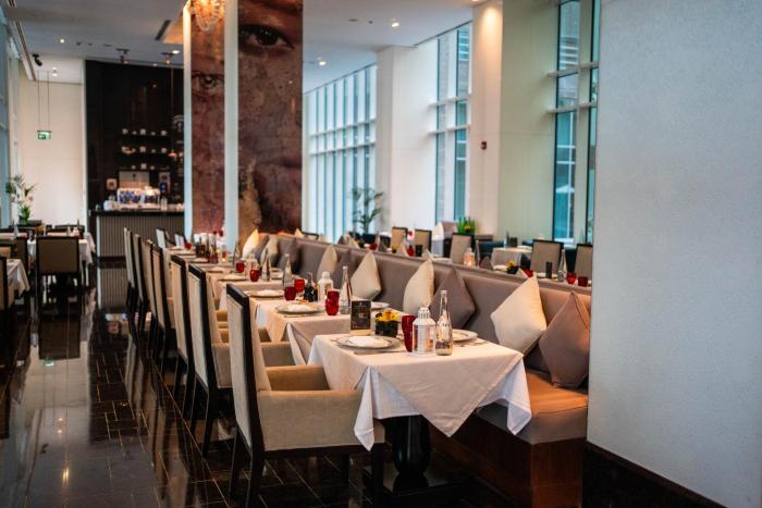 the ritz carlton dubai international financial centre