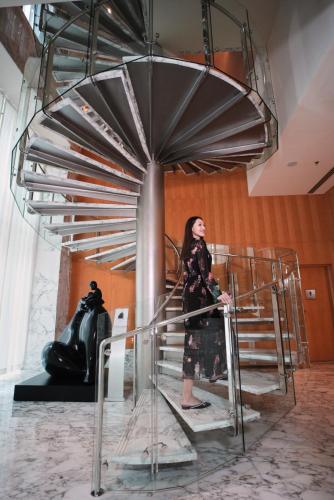 the ritz carlton dubai international financial centre