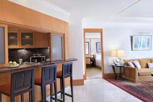the ritz carlton dubai international financial centre