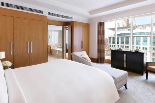 the ritz carlton dubai international financial centre