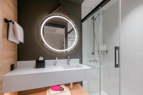 moxy budapest downtown