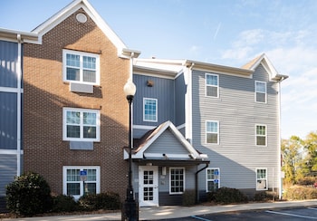 mainstay suites