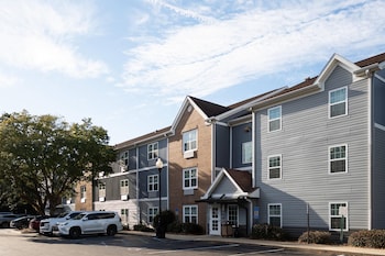 mainstay suites