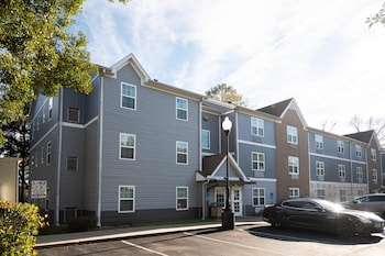 mainstay suites