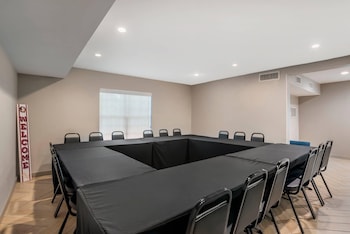 mainstay suites