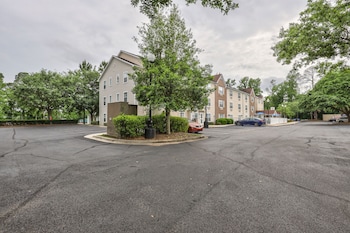 mainstay suites