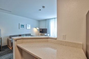 mainstay suites