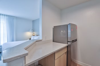mainstay suites