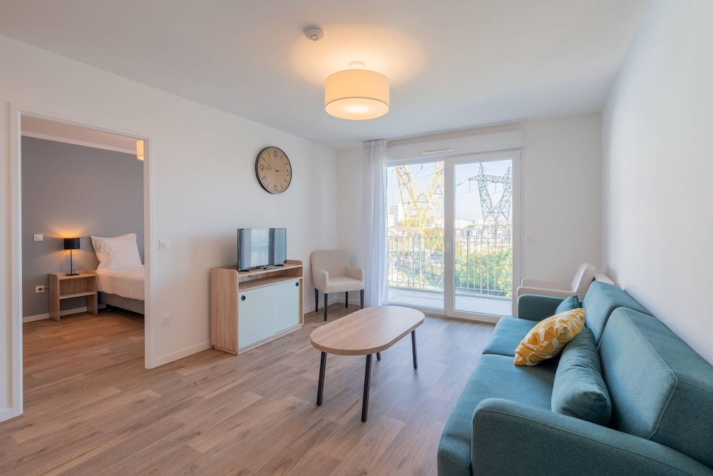 quality aparthotel choisy orly airport