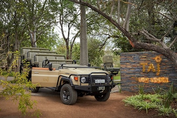 taj bush lodge