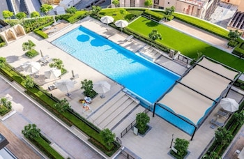 luxury 1 bedroom apartment at burj crown