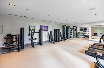 luxury 1 bedroom apartment at burj crown