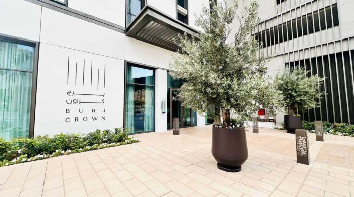 luxury 1 bedroom apartment at burj crown